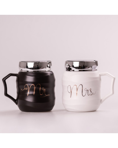 Набір кружок керамічних 450 мл Mr&Mrs з кришкою 2 штуки