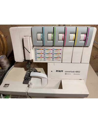 Оверлок Pfaff Coverlock 4852